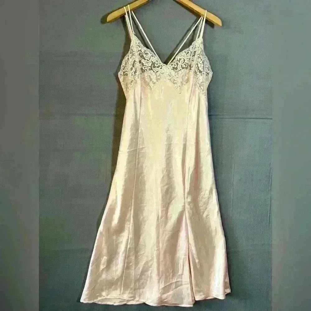 Vintage Victoria’s Secret Soft Pink Gown/Dress size Large